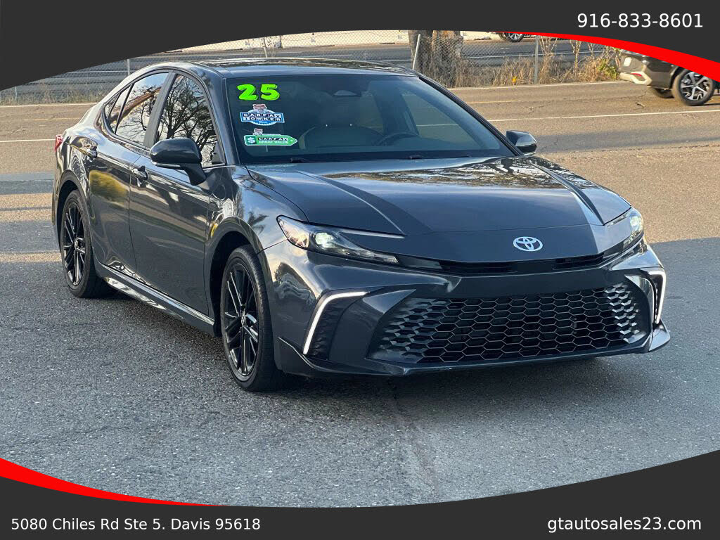 2025 Toyota Camry SE FWD