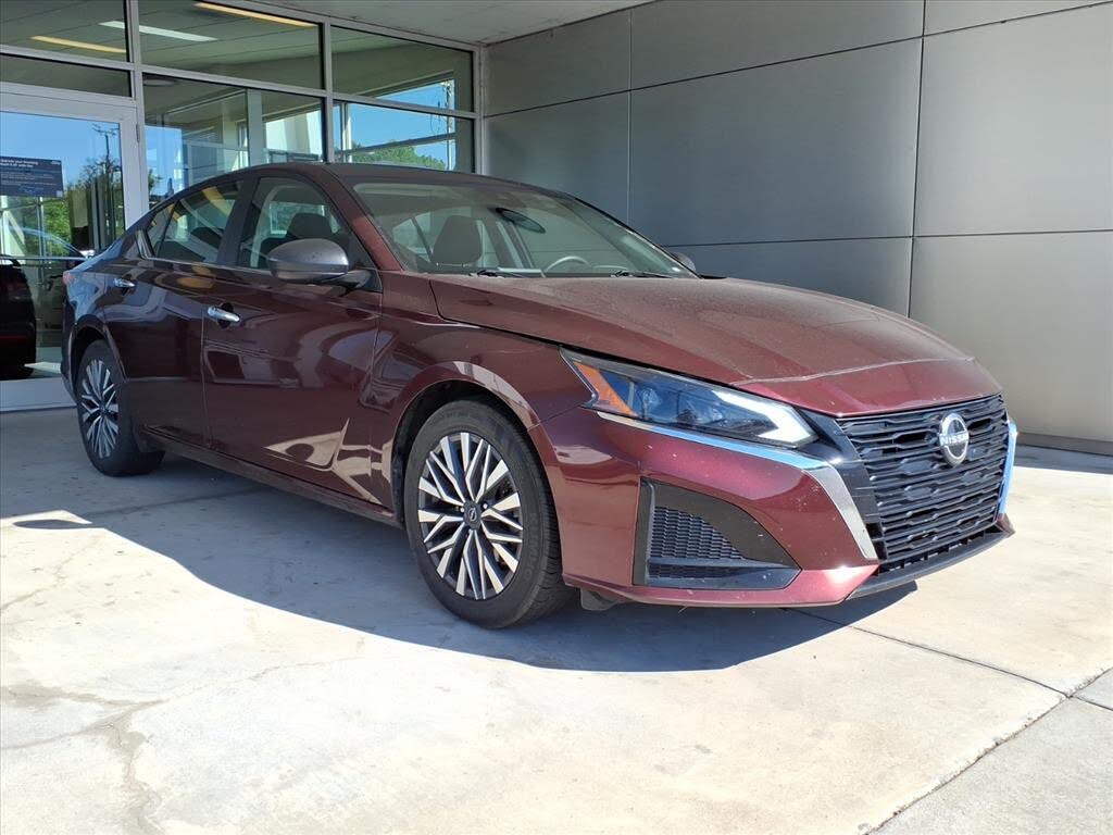 2024 Nissan Altima 2.5 SV FWD