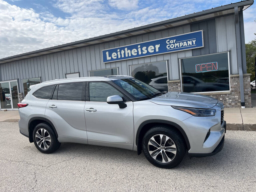 2022 Toyota Highlander Hybrid XLE AWD