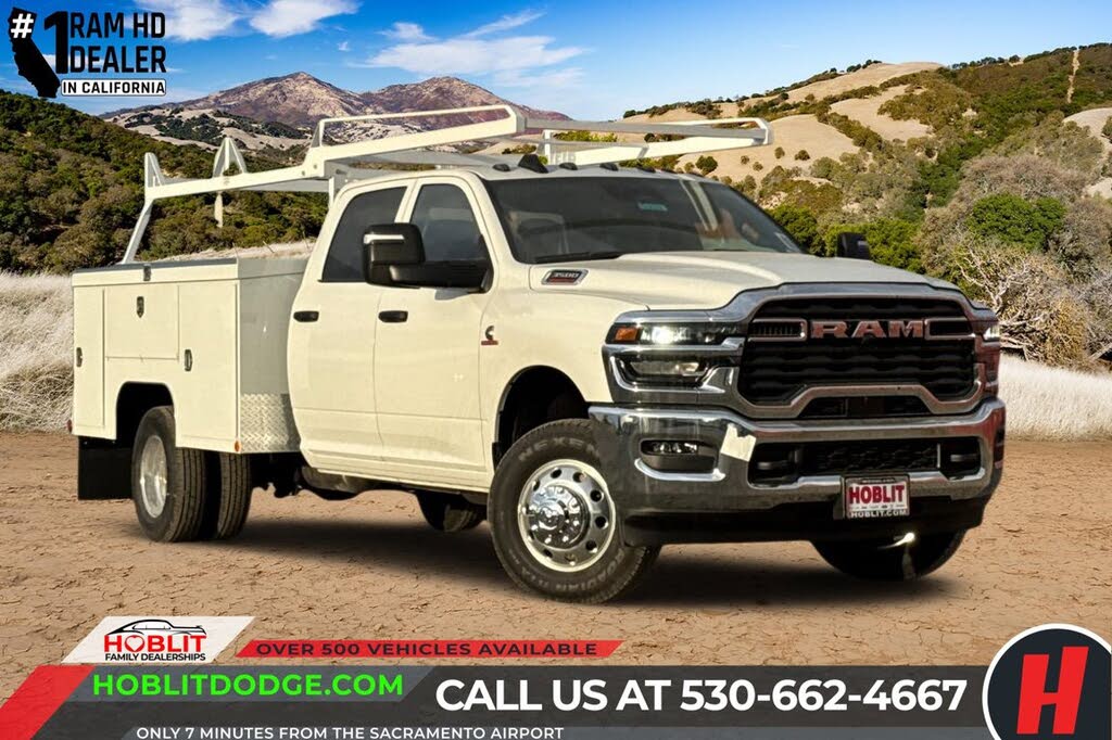 2026 RAM 3500 Chassis Tradesman Crew Cab LB DRW 4WD