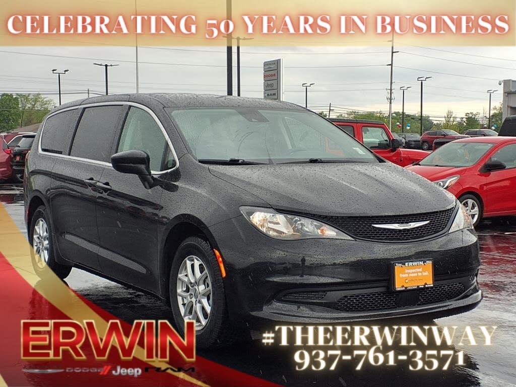 2023 Chrysler Voyager LX FWD