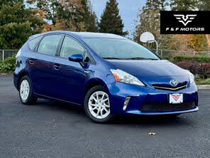 Toyota Prius v Two FWD