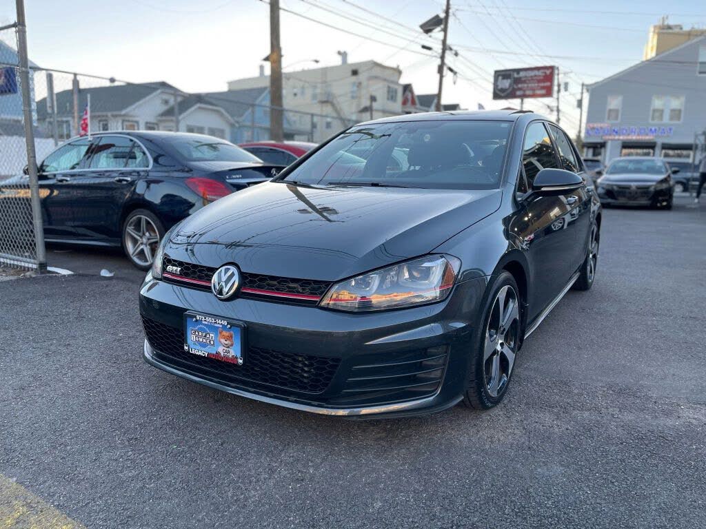 2016 Volkswagen Golf GTI 2.0T SE 4-Door FWD with Performance Package