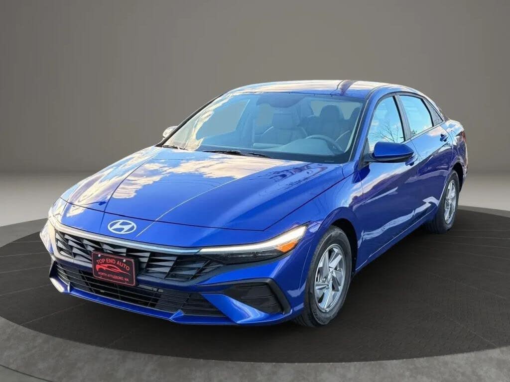 2024 Hyundai Elantra SE FWD