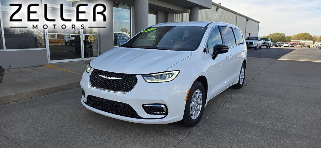 2026 Chrysler Pacifica Select FWD