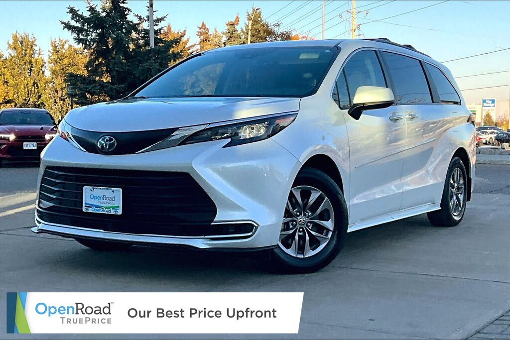 2024 Toyota Sienna XLE 8-Passenger FWD