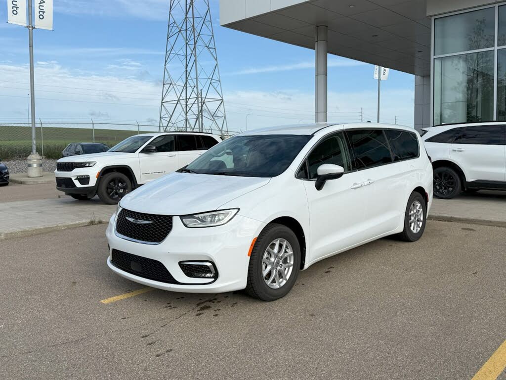 Chrysler Pacifica Touring L FWD 2023