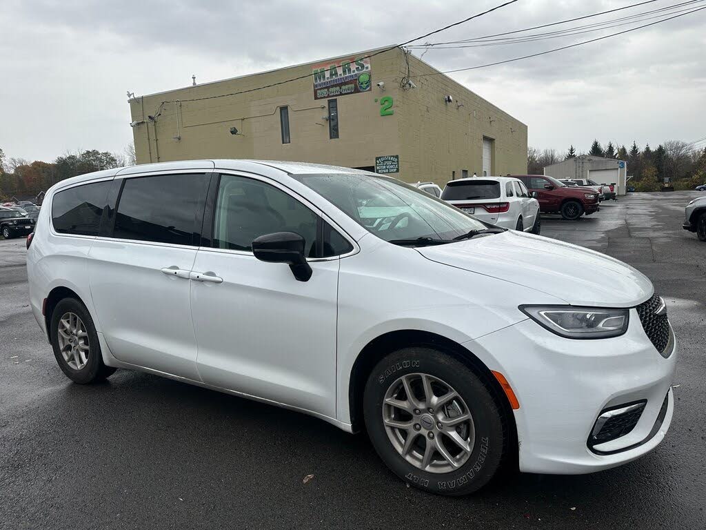 2024 Chrysler Pacifica Touring L FWD