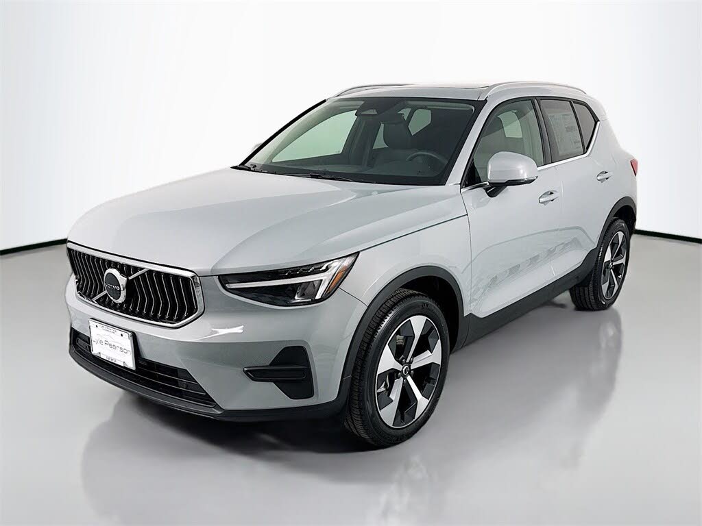2025 Volvo XC40 B5 Core Bright Theme AWD