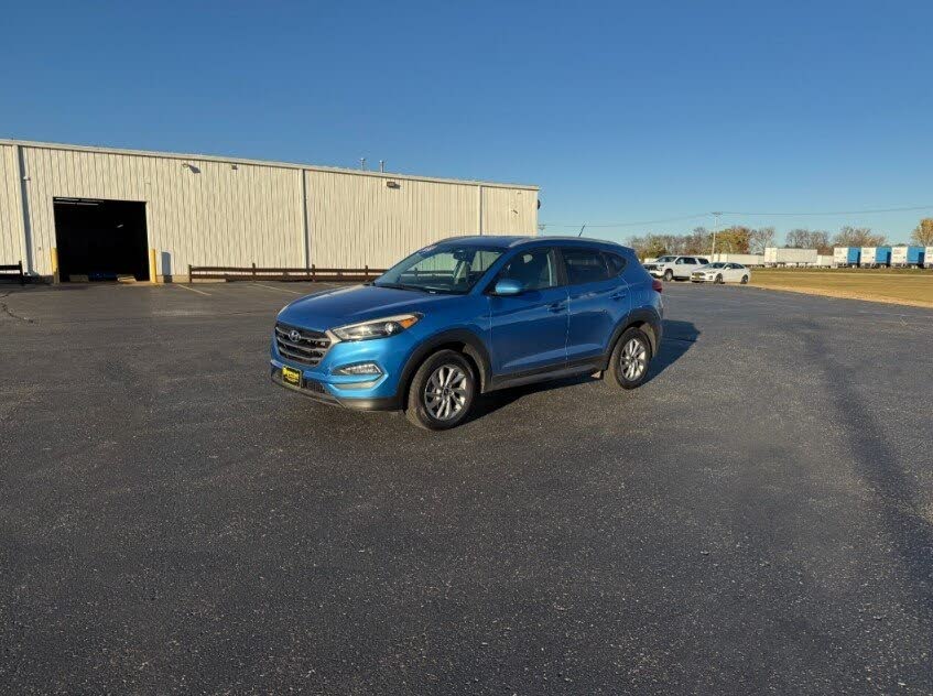 2016 Hyundai Tucson 2.0L SE AWD with Beige Seats