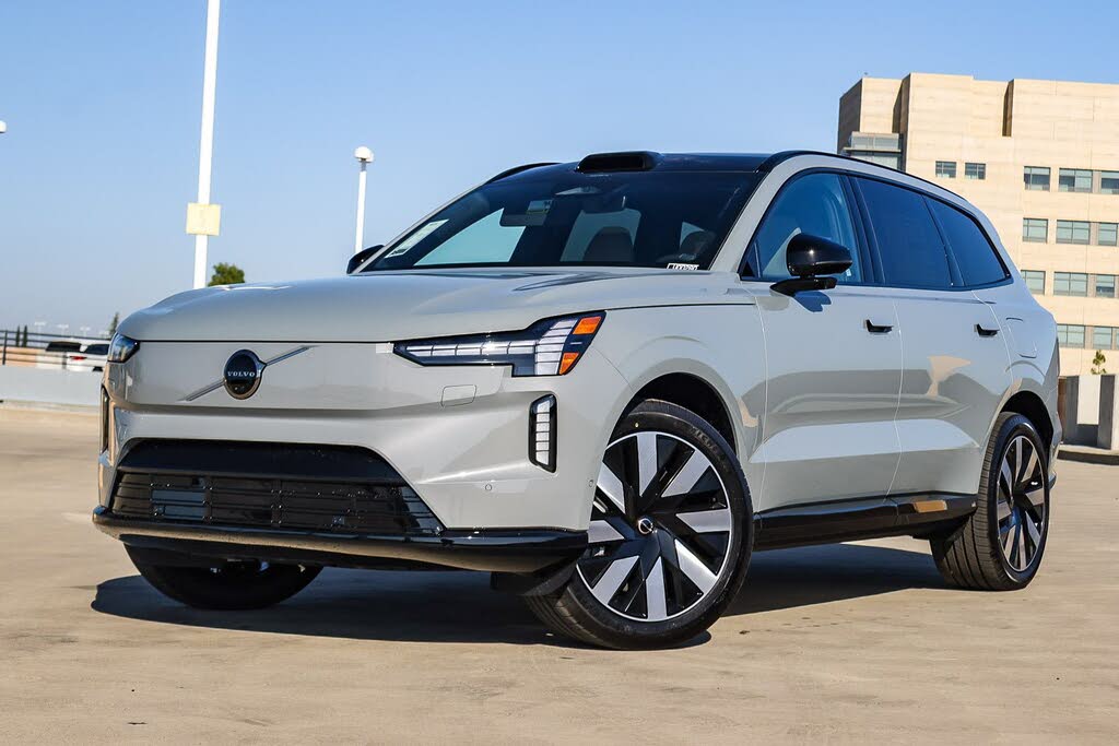 2025 Volvo EX90 Twin Plus 6-Passenger eAWD