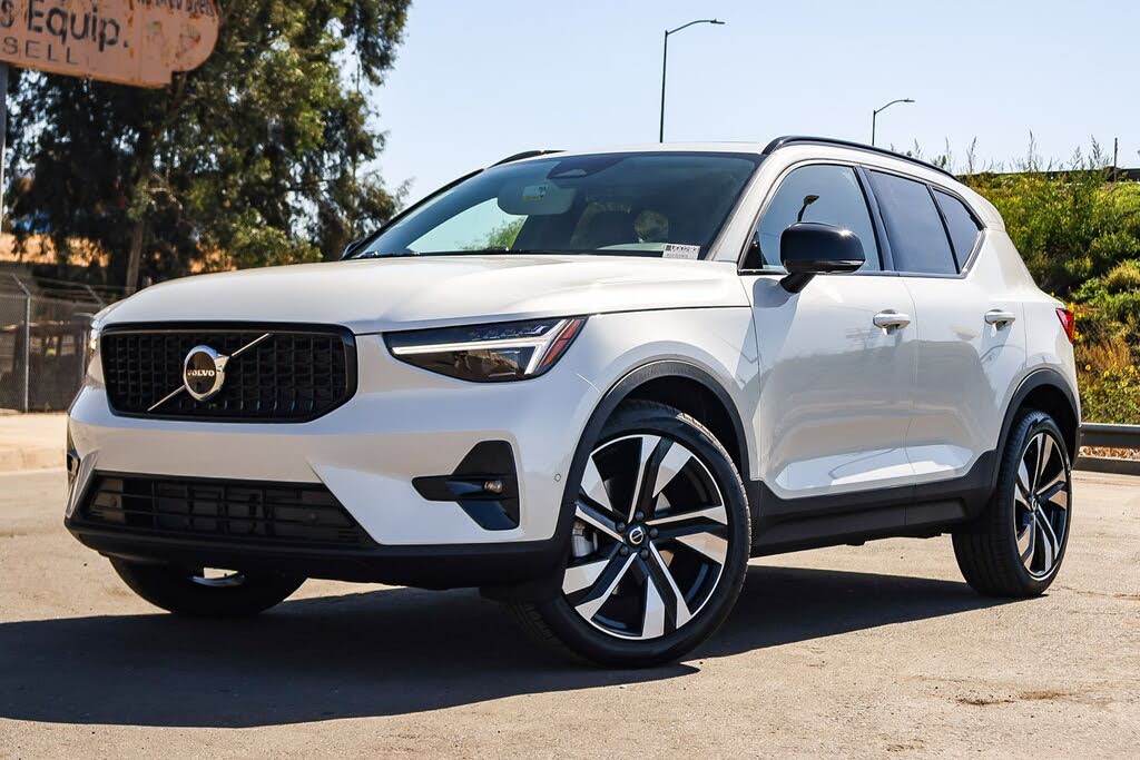 2026 Volvo XC40 B5 Ultra AWD