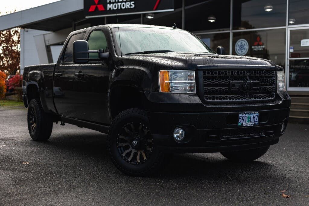 2011 GMC Sierra 2500HD Denali Crew Cab 4WD