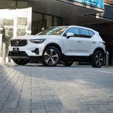 Volvo XC40 B5 Plus Bright Theme AWD
