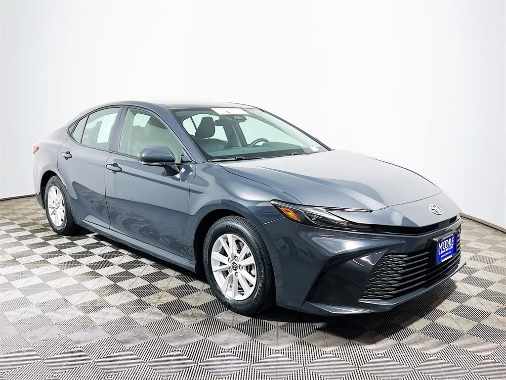 2025 Toyota Camry LE FWD