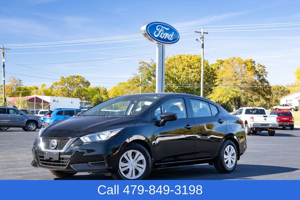 2022 Nissan Versa S FWD