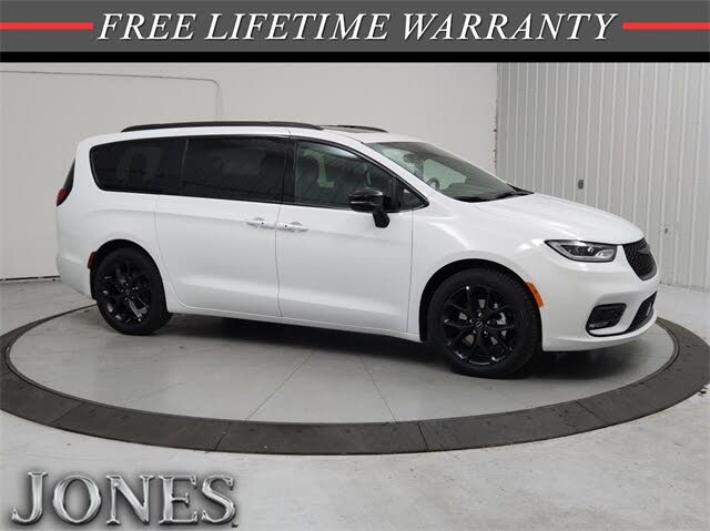 2026 Chrysler Pacifica Limited FWD