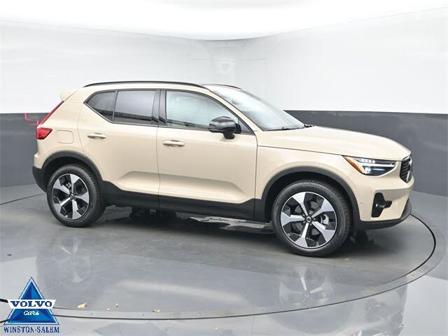 2026 Volvo XC40 B4 Plus FWD