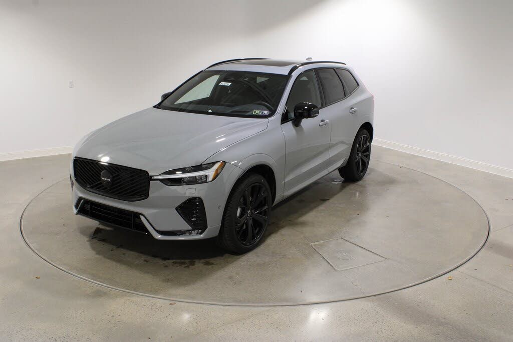 2026 Volvo XC60 B5 Ultra Black Edition AWD