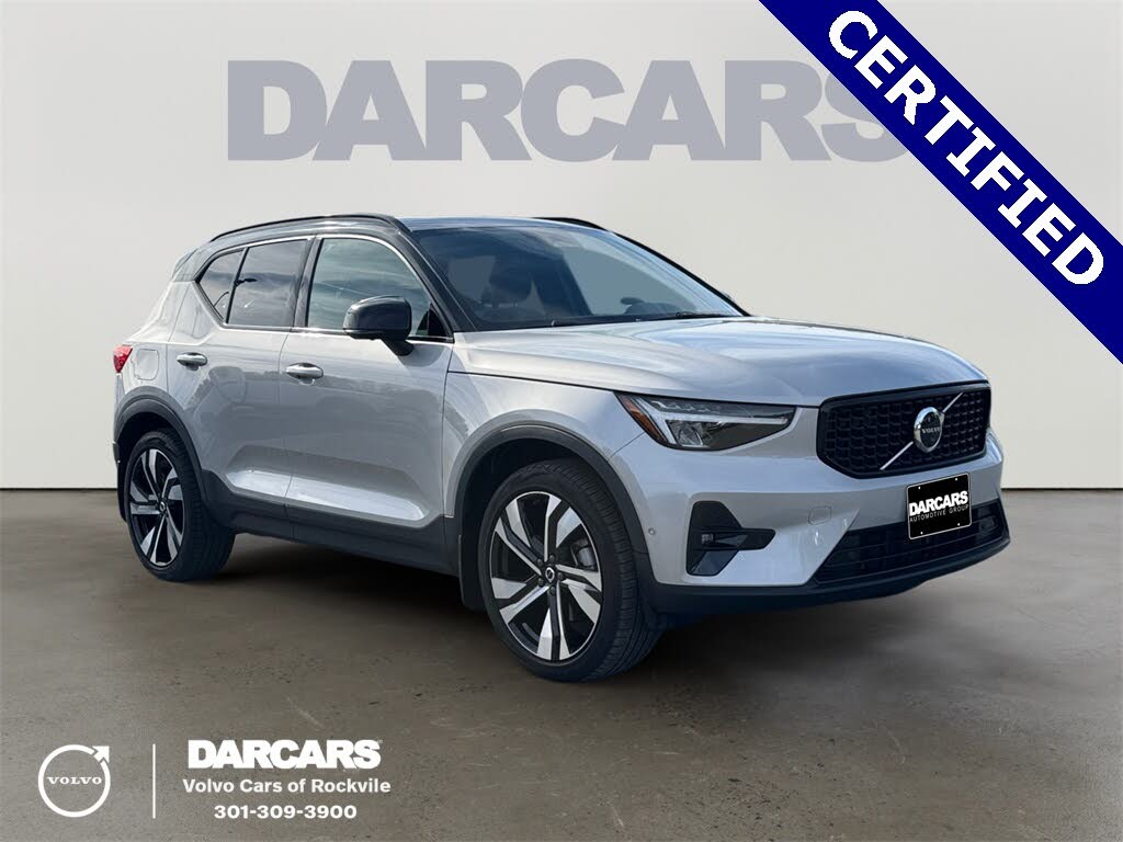 2023 Volvo XC40 B5 Ultimate Dark Theme AWD
