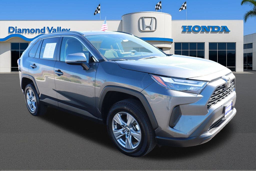 2025 Toyota RAV4 XLE FWD