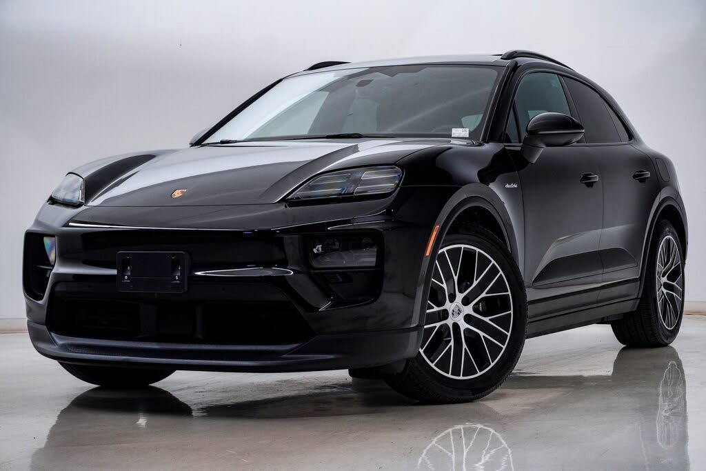 2025 Porsche Macan AWD