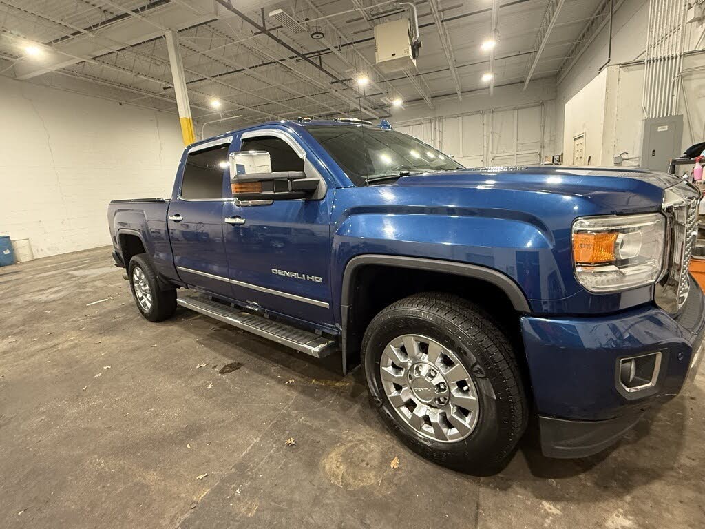 2016 GMC Sierra 2500HD Denali Crew Cab SB 4WD