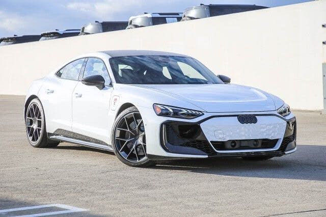 2025 Audi RS e-tron GT quattro Performance