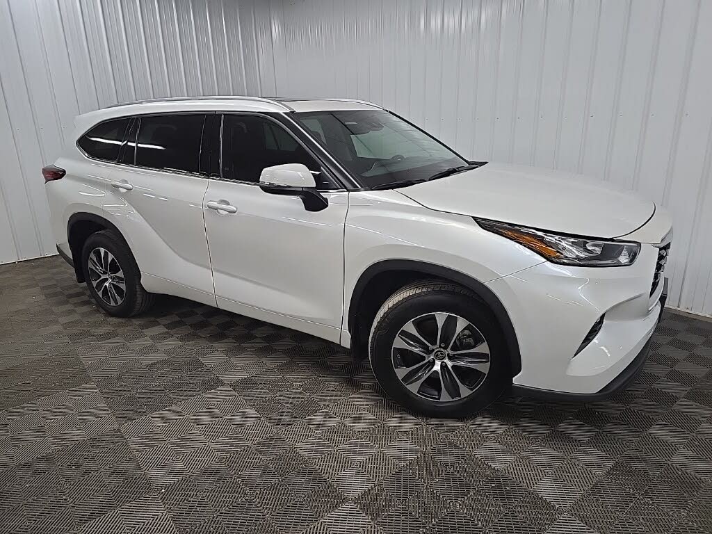 2022 Toyota Highlander XLE AWD