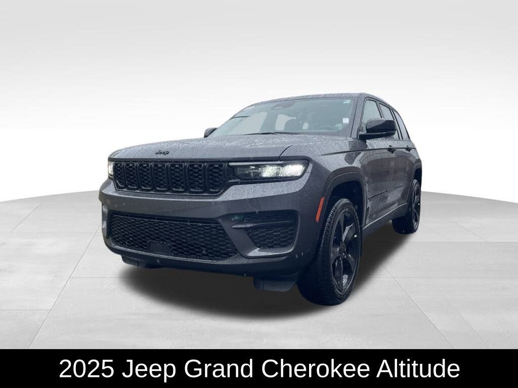 2025 Jeep Grand Cherokee Altitude RWD