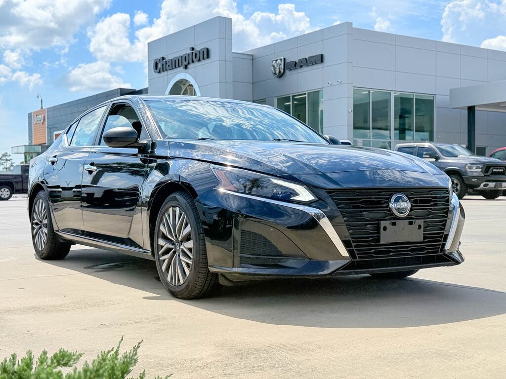 2024 Nissan Altima 2.5 SV FWD
