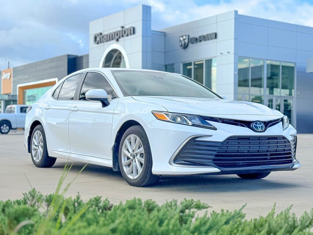 2024 Toyota Camry LE FWD