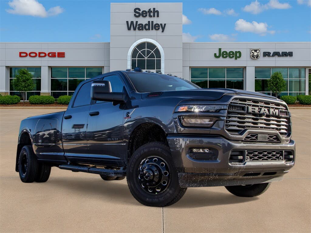 2025 RAM 3500 Big Horn Crew Cab LB DRW 4WD