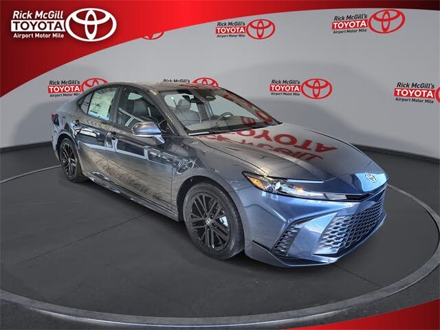 2026 Toyota Camry SE FWD