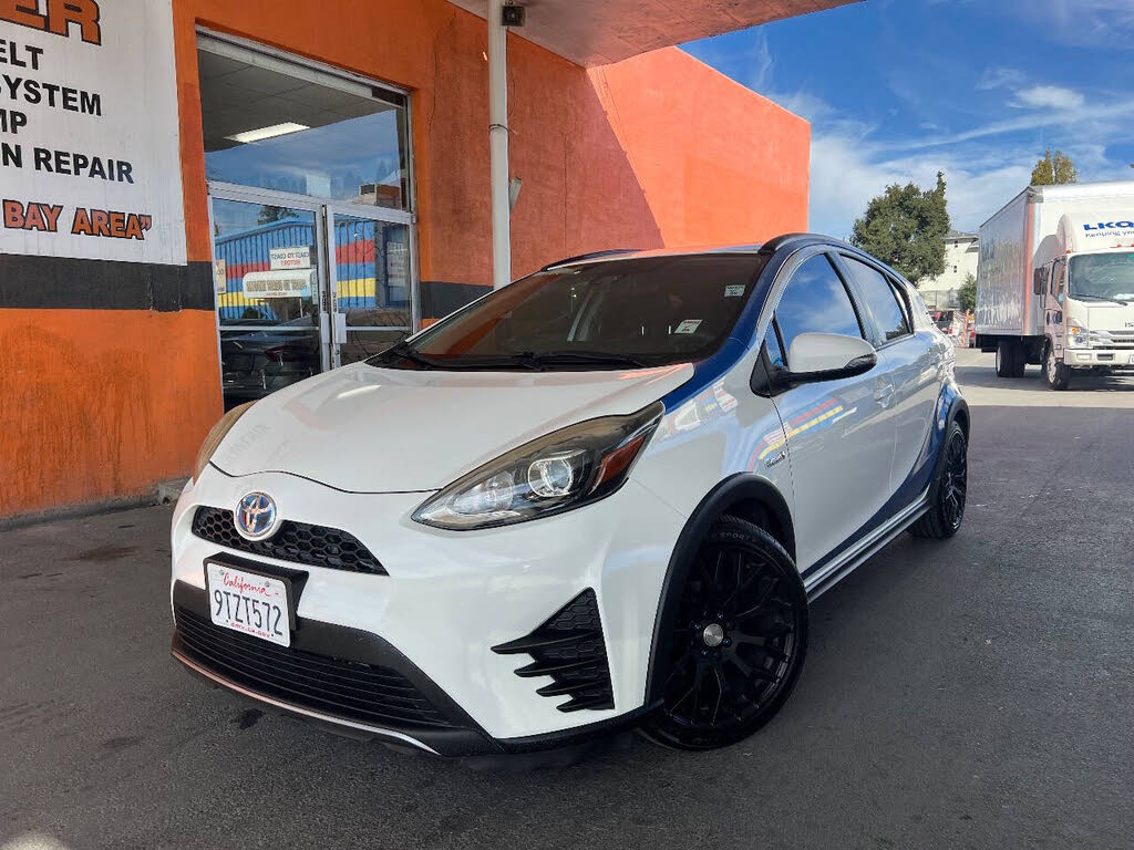 2018 Toyota Prius c Two