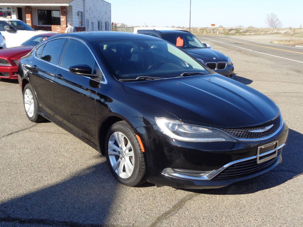 2015 Chrysler 200 Limited Sedan FWD