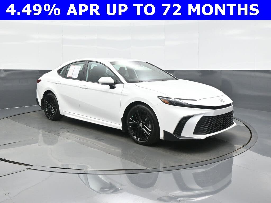 2025 Toyota Camry SE FWD