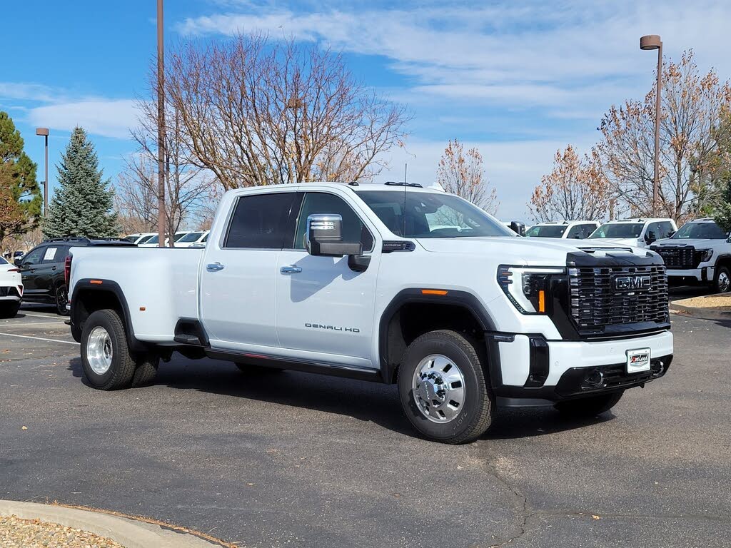 2026 GMC Sierra 3500HD Denali Ultimate Crew Cab 4WD