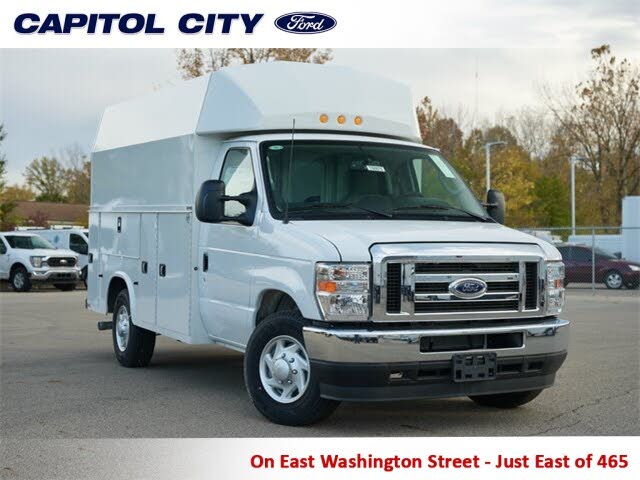 2025 Ford E-Series Chassis E-350 SD Cutaway SB DRW RWD