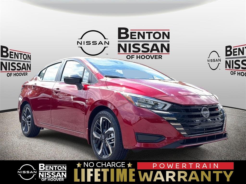 2025 Nissan Versa SR FWD