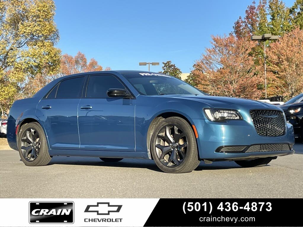 2022 Chrysler 300 Touring RWD