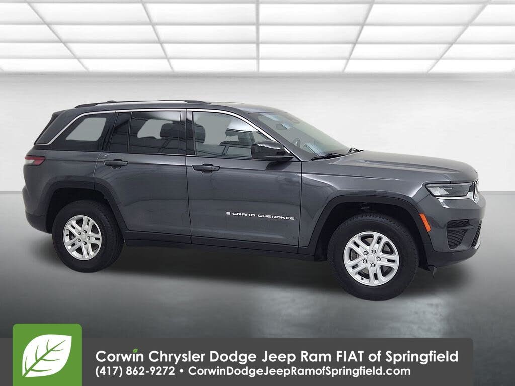 2023 Jeep Grand Cherokee Laredo 4WD