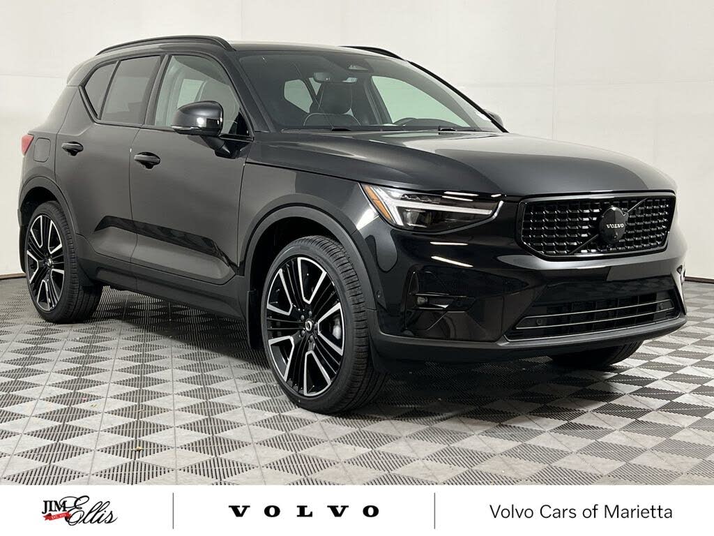 2026 Volvo XC40 B5 Ultra Black Edition AWD