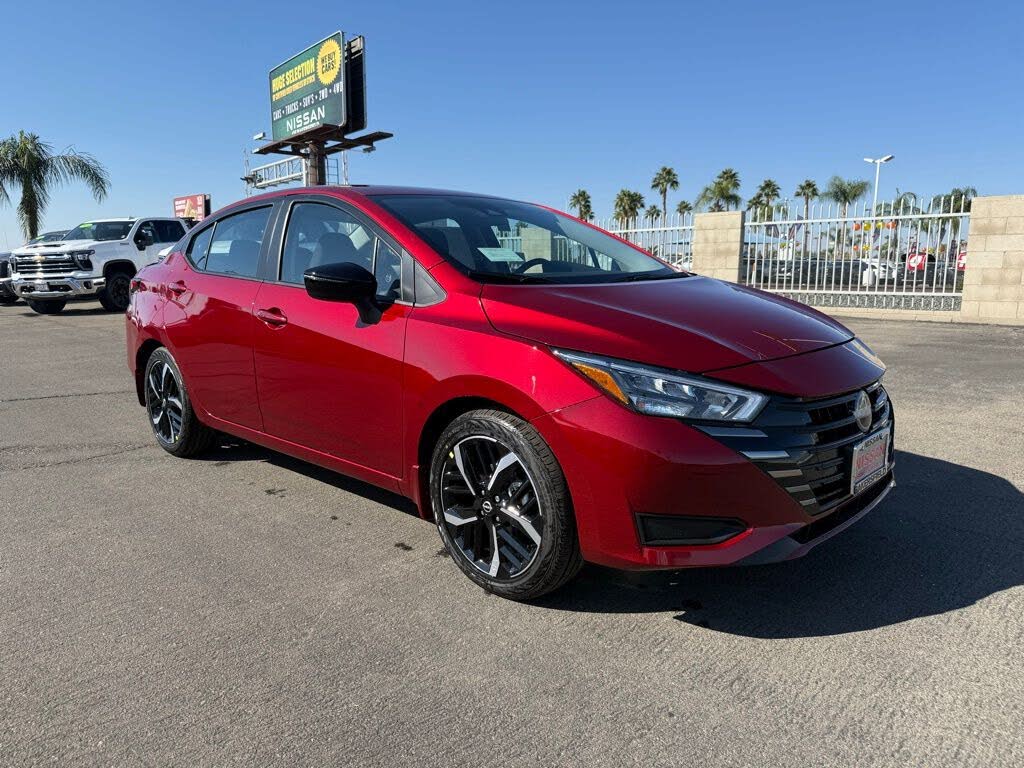 2025 Nissan Versa SR FWD