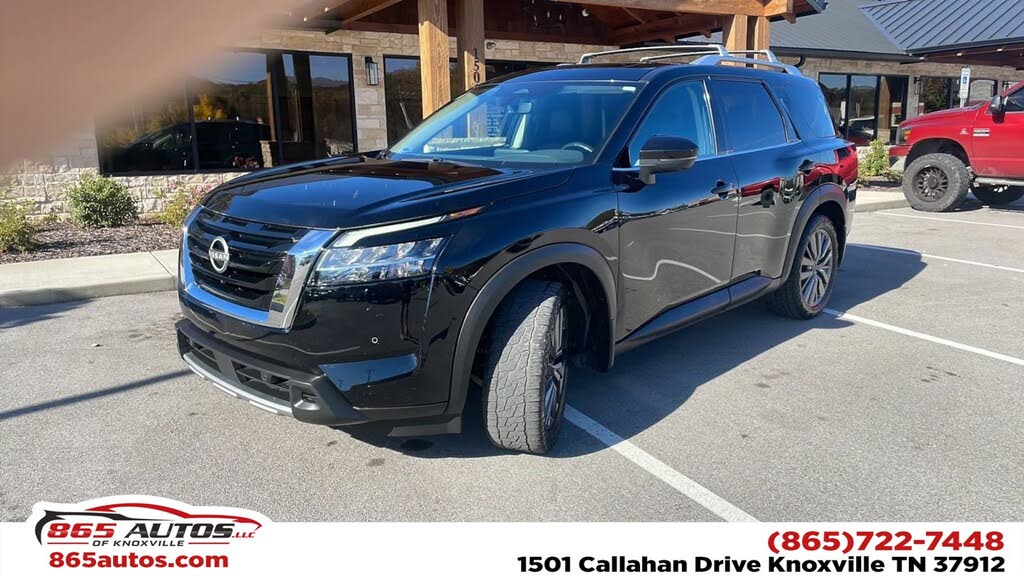 2023 Nissan Pathfinder SL FWD