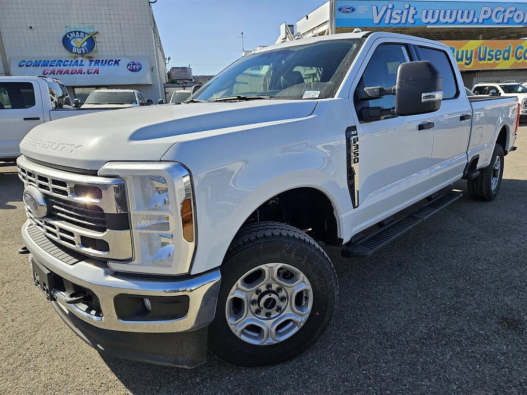 2025 Ford F-350 Super Duty XLT Crew Cab 4WD