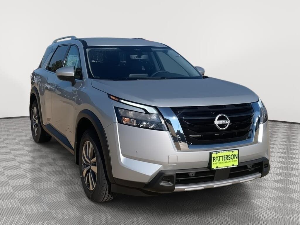 2025 Nissan Pathfinder SL FWD