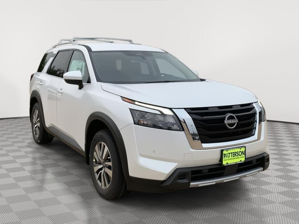 2025 Nissan Pathfinder SL FWD