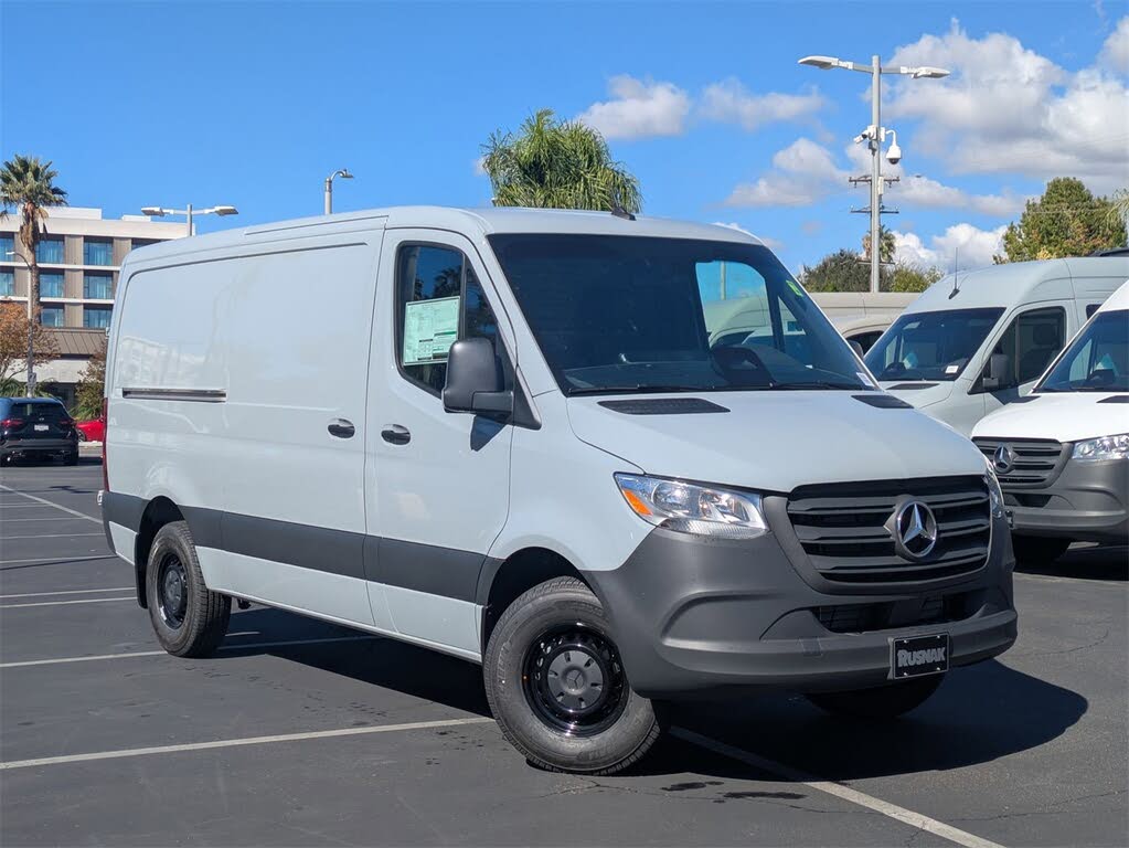 2026 Mercedes-Benz Sprinter Cargo 2500 144 RWD
