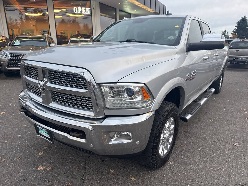 2017 RAM 3500 Laramie Crew Cab LB 4WD